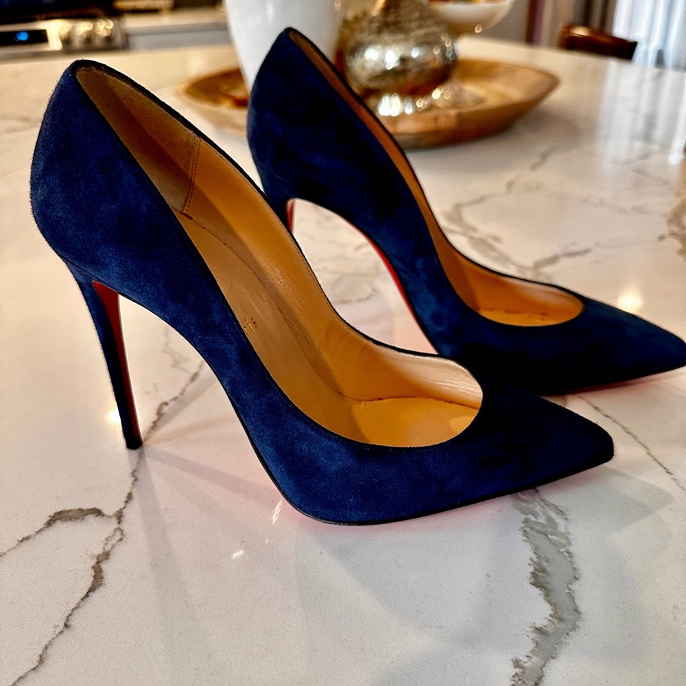 ✨💙Christian Louboutin Corneille 100 ✨💙